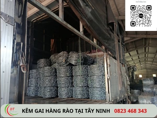 vận chuyển kẽm gai hàng rào cho khách hàng